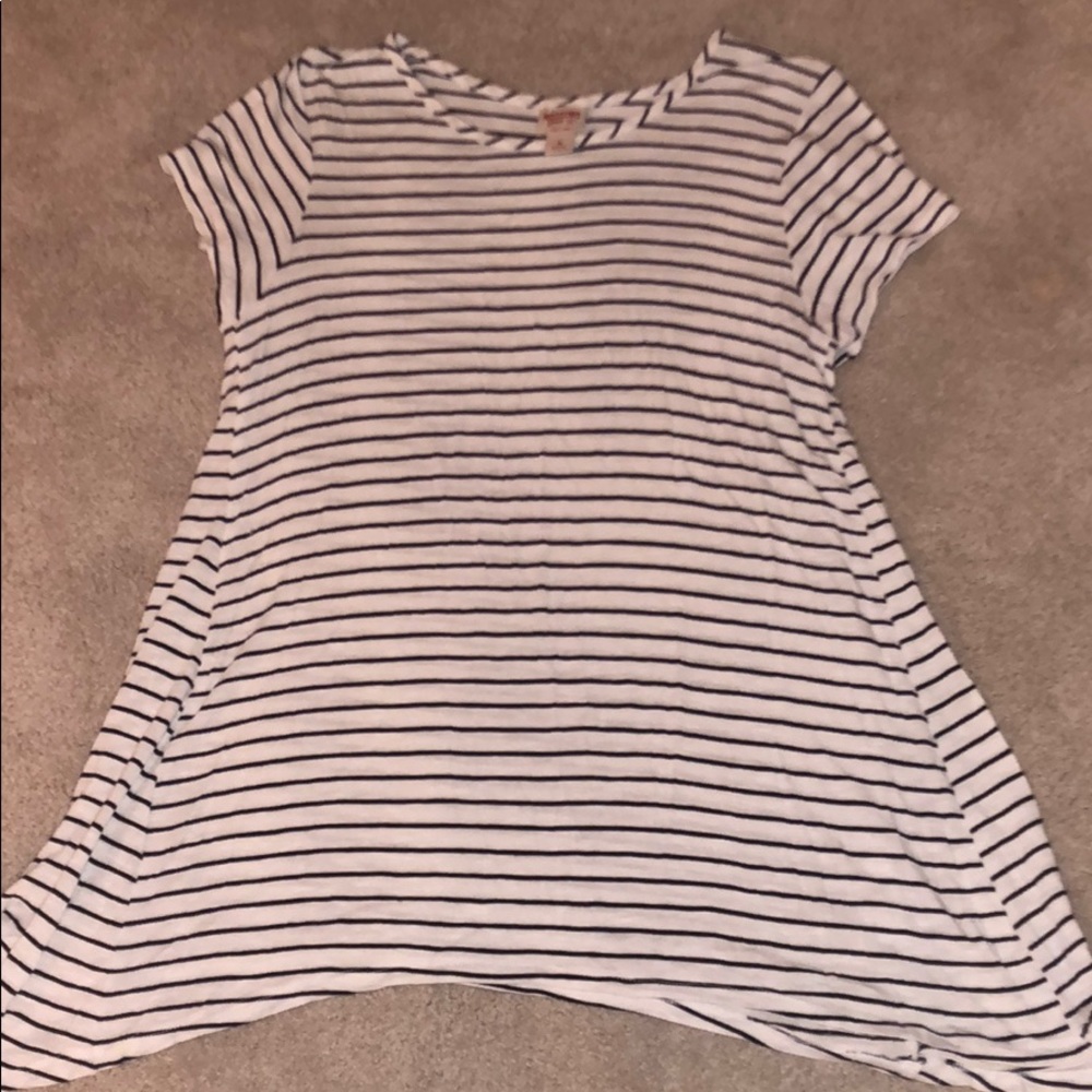 Long T-shirt with horizontal stripes